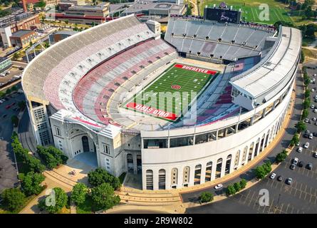 Ohio Football Stadium in Columbus - Heimstadion der Ohio State Buckeyes - Luftdrohnenfotografie - COLUMBUS. OHIO - 08. JUNI 2023 Stockfoto