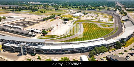 Indianapolis Motor Speedway von oben - Luftdrohnenfotografie - INDIANAPOLIS, INDIANA - 07. JUNI 2023 Stockfoto