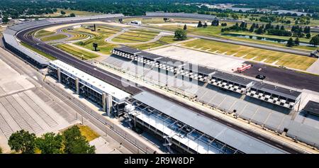 Indianapolis Motor Speedway von oben - Luftdrohnenfotografie - INDIANAPOLIS, INDIANA - 07. JUNI 2023 Stockfoto