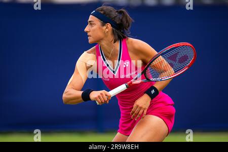 Eastbourne, England, 27. Juni 2023, Caroline Garcia von Frankreich in Aktion während der ersten Runde des Rothesay International 2023, WTA 500-Tennisturniers am 27. Juni 2023 im Devonshire Park in Eastbourne, England Stockfoto