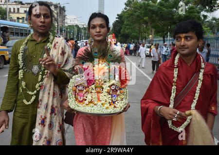 Nicht Exklusiv: 28. Juni 2023, Kalkutta, Indien. Tausende Hindu-Anhänger feiern die Ulta-Rath Yatra (Reise der Streitwagen mit den Göttern von Jagannath Stockfoto