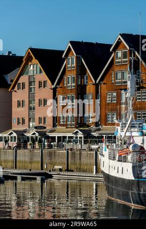 Tromso-Norway-10,07,2022 -Tromso Harbor Houses - Stockfoto Stockfoto