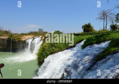 Dray SAP Waterfall liegt zwischen den beiden Provinzen Daklak und Dak Nong, Vietnam Stockfoto