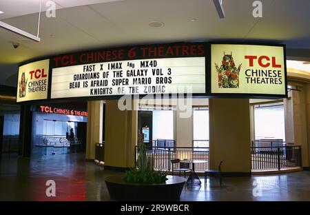 Eintritt in die Kinos vom Ovation Hollywood Complex zum TCL Chinese Theatre Hollywood Boulevard Los Angeles Kalifornien USA Stockfoto