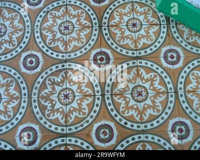 Klassisches Peranakan-Kulturfliesen-geometrisches Nahtloses Muster in Georgetown Penang Malaysia Stockfoto