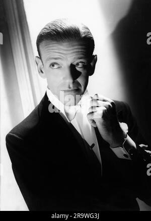 FRED ASTAIRE Portrait von GEORGE HURRELL Publicity für SIE WAREN NIE SCHÖNER 1942 Regisseur WILLAM A. SEITER Columbia Pictures Stockfoto