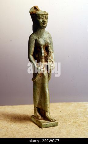 Bildende Kunst, Ägypten, Kunsthandwerk, Skulptur der Göttin Neith, Faience, Staatliche Sammlung ägyptischer Kunst, URHEBERRECHT DES KÜNSTLERS MUSS NICHT GEKLÄRT WERDEN Stockfoto