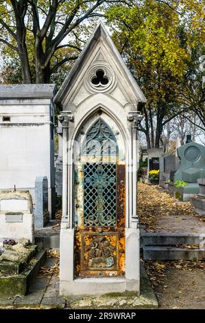 Ein Blick auf den Pere Lachaise, den berühmtesten Friedhof mit den Gräbern sehr berühmter Menschen Stockfoto