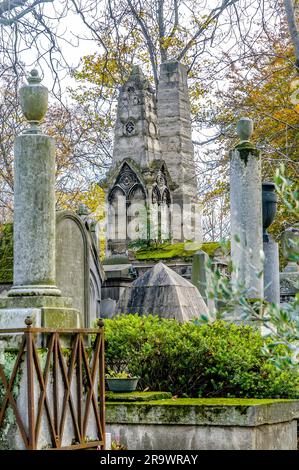 Ein Blick auf den Pere Lachaise, den berühmtesten Friedhof mit den Gräbern sehr berühmter Menschen Stockfoto