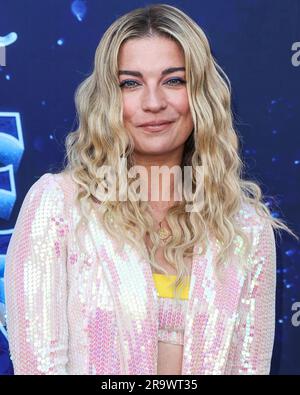 Hollywood, Usa. 28. Juni 2023. Die kanadische Schauspielerin Annie Murphy trifft am 28. Juni 2023 auf dem IMAX des TCL Chinese Theatre in Hollywood, Los Angeles, Kalifornien, USA auf die Los Angeles Premiere von Universal Pictures and DreamWorks Animation „Ruby Gillman: Teenage Kraken“ ein. (Foto: Xavier Collin/Image Press Agency) Kredit: Image Press Agency/Alamy Live News Stockfoto