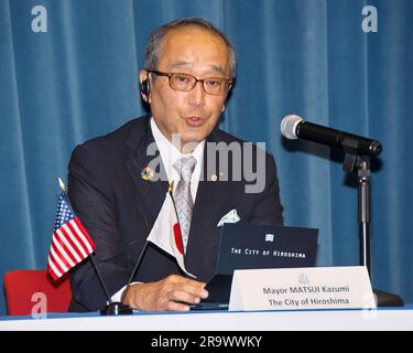 Tokio, Japan. 29. Juni 2023. Matsui Kazumi, Bürgermeister von Hiroshima, hält während der Unterzeichnung des Hiroshima Peace Memorial Park-Pearl Harbor National Memorial Sister Park in den USA eine Rede Botschaft in Tokio, Japan, am Donnerstag, den 29. Juni 2023. Foto: Keizo Mori/UPI Credit: UPI/Alamy Live News Stockfoto
