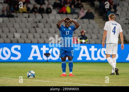 Wilfried Gnonto von der italienischen U21 zeigt seine Enttäuschung während der dritten Qualifikationsrunde des UEFA-Fußballspiels Switzerla für die UEFA-Europameisterschaft unter 21 Jahren im Jahr 2023 Stockfoto