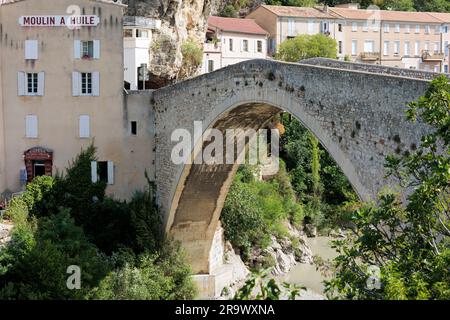 Brücke über den Fluss Eygues Nyons Drome Frankreich Stockfoto