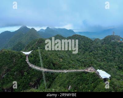 LANGKAWI, MALAYSIA - 19. November 2016: Sky Bridge auf dem Mat Cincang Mountain in Langkawi. Stockfoto