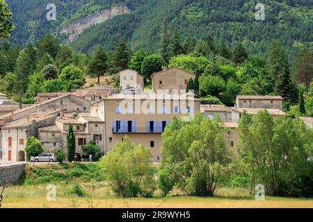 Das ländliche Dorf Savoillan, Carpentras, Vaucluse, Provence-Alpes-Cote-d'Azur, Frankreich Stockfoto