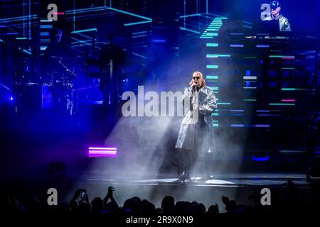 Cornwall, Großbritannien. 28. Juni 2023. Die Pet Shop Boys bringen ihre mit Spannung erwartete Dreamworld; The Greatest Hits Live Tour zu einem ausverkauften Publikum bei den Eden Sessions in Cornwall. Kredit: Gordon Scammell/Alamy Live News Stockfoto