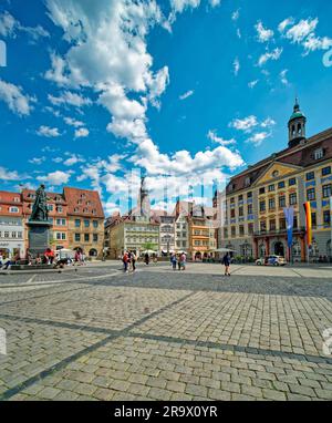 Rathaus und Denkmal für Prinz Albert von Sachsen-Coburg und Gotha, Marktplatz, Coburg, Bayern, Deutschland, Europa Stockfoto