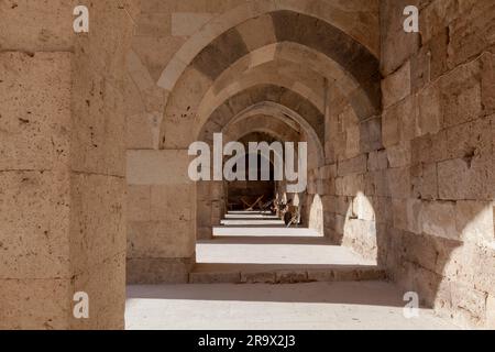 Bogengewölbe, Sultanhani Kervansaray, zwischen Konya und Aksaray, Türkei Stockfoto