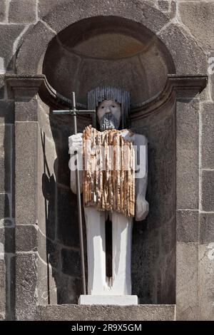 Moderne Skulptur St. Johannes der Täufer, Fonte da Praca da Ribeira, Ribeira Platz, historische Altstadt, Porto, Portugal Stockfoto