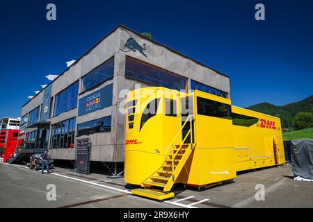 Spielberg, Autriche. 29. Juni 2023. DHL-Motorheim während der Formel 1 Rolex Grosser Preis von Osterreich 2023, 2023 Grand Prix Österreich, 9. Runde der Formel-1-Weltmeisterschaft 2023 von 30. Juni bis 2. Juli 2023 auf dem Red Bull Ring in Spielberg, Österreich – Foto Florent Gooden/DPPI Credit: DPPI Media/Alamy Live News Stockfoto