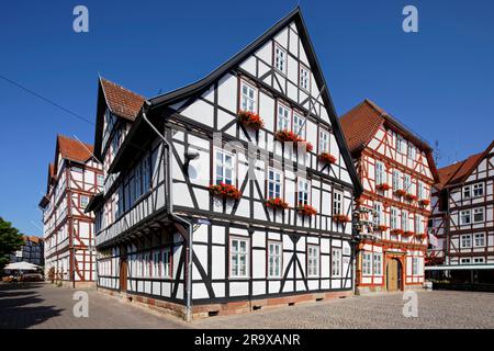 Fachwerkhaus, Fachwerkhäuser, vor dem ehemaligen Fleischschirn, Fleischscharn, 1771 erbaute Metzgerbank, in der Mitte von Eschwege Stockfoto