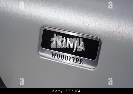 Ninja Woodfire BBQ Smoker Oven Grill Health Airfryer. Stockfoto