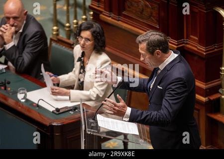 Brüssel, Belgien. 29. Juni 2023. Georges Dallemagne, Außenminister Hadja Lahbib und Michel De Maegd von Les Engages, abgebildet auf einer Plenarsitzung der Kammer im Bundesparlament am Donnerstag, den 29. Juni 2023 in Brüssel. BELGA FOTO HATIM KAGHAT Kredit: Belga News Agency/Alamy Live News Stockfoto