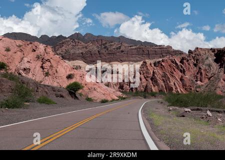 Wir machen eine Tour durch den argentinischen Nordwesten. Nationale Route 40 Stockfoto