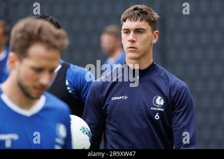 Gent, Belgien. 29. Juni 2023. Der neue Spieler Keegan Jelacic von Gent wurde am Donnerstag, den 29. Juni 2023 in Gent während einer Trainingseinheit des belgischen Fußballteams KAA Gent in der First Division in Gent zur Vorbereitung auf die kommende Saison 2023-2024 vorgestellt. BELGA FOTO KURT DESPLENTER Kredit: Belga News Agency/Alamy Live News Stockfoto