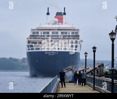 Halifax, Nova Scotia, Kanada. Juni 2023. Die Ocean Line Queen Mary 2 macht einen Notstopp in Halifax aufgrund eines medizinischen Problems an Bord, wie vom twitter-Account Port of Halifax berichtet. Quelle: Alamy Live News Stockfoto