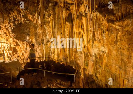 Das Innere von Grutas de Mira de Aire [Höhlen] Stockfoto