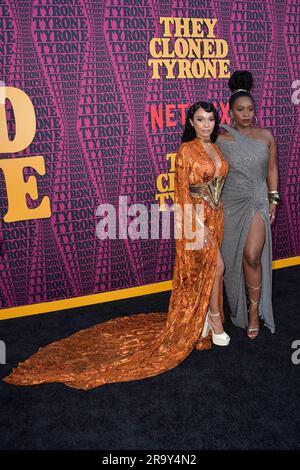 Megan Sousa und Teyonah Parris bei der Premiere des Netflix Films „Them Cloned Tyrone / sie hat Tyrone geklont“ im Hollywood Legion Theater. Los Angeles, 27.06.2023 Stockfoto