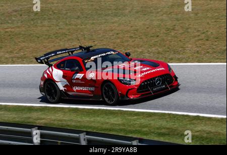 Spielberg, Autriche. 29. Juni 2023. FIA Mercedes Safety Car in Aktion während der Formel 1 Rolex Grosser Preis von Osterreich 2023, 2023 Grand Prix Österreich, 9. Runde der Formel-1-Weltmeisterschaft 2023 vom 30. Juni bis 2. Juli 2023 auf dem Red Bull Ring in Spielberg, Österreich - Foto Florent Gooden/DPPI Credit: DPPI Media/Alamy Live News Stockfoto