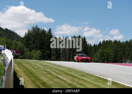 Spielberg, Autriche. 29. Juni 2023. FIA Mercedes Safety Car in Aktion während der Formel 1 Rolex Grosser Preis von Osterreich 2023, 2023 Grand Prix Österreich, 9. Runde der Formel-1-Weltmeisterschaft 2023 vom 30. Juni bis 2. Juli 2023 auf dem Red Bull Ring in Spielberg, Österreich - Foto Florent Gooden/DPPI Credit: DPPI Media/Alamy Live News Stockfoto
