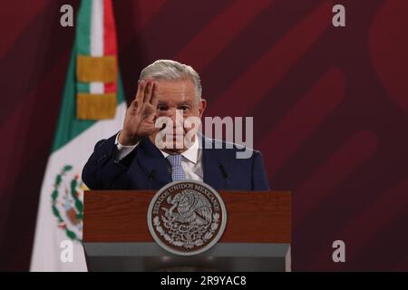 Mexiko-Stadt, Mexiko. 29. Juni 2023. Mexikos Präsident, Andres Manuel Lopez Obrador, spricht während der morgendlichen Nachrichtenkonferenz im Nationalpalast. Am 29. Juni 2023 in Mexiko-Stadt, Mexiko. (Kreditbild: © Ismael Rosas/Eyepix via ZUMA Press Wire) NUR REDAKTIONELLE VERWENDUNG! Nicht für den kommerziellen GEBRAUCH! Stockfoto