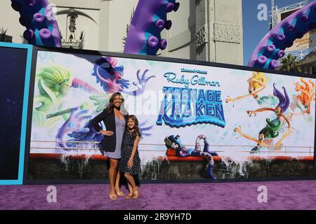 16. Juni 2023, Los Angeles, Kalifornien, USA: LOS ANGELES - 28. JUNI 2023: Gäste der Premiere von Ruby Gilman: Teenage Kraken im TCL Chinese Theatre IMAX (Credit Image: © Nina Prommer/ZUMA Press Wire) NUR REDAKTIONELLE VERWENDUNG! Nicht für den kommerziellen GEBRAUCH! Stockfoto