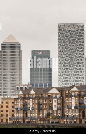 Wolkenkratzer der HSBC-Hauptverwaltung am Canada Square (entworfen von Sir Norman Foster), Canary Wharf, London, England, Großbritannien Stockfoto