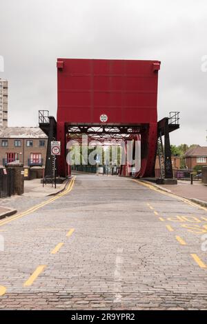 Shadwell Bascule Bridge, Garnet Street, London, E1, England, GROSSBRITANNIEN Stockfoto