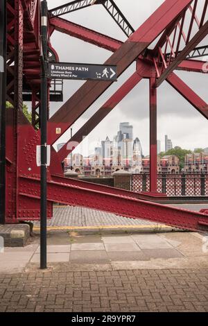 Shadwell Bascule Bridge, Garnet Street, London, E1, England, GROSSBRITANNIEN Stockfoto