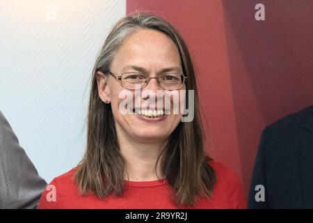 Bremen, Deutschland. 29. Juni 2023. Sascha Aulepp (EPPD) wird auf einer Pressekonferenz des EPPD als Kandidatin für das Amt der Senatorin für Kinder und Bildung vorgestellt. Kredit: Marco Rauch/dpa/Alamy Live News Stockfoto