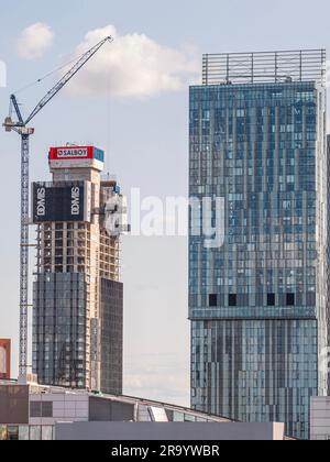 Beetham Tower und Viadux Wohngebäude im Stadtzentrum von Manchester. Große Anzahl an Wohnungen und Wohnungen ist gefragt. Stockfoto