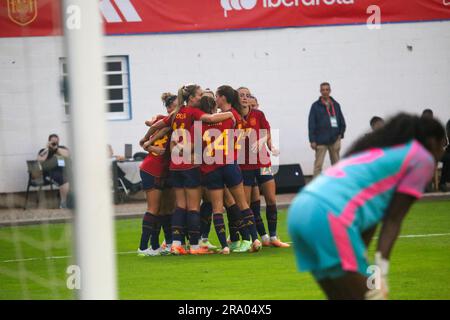 Aviles, Spanien, 30. Juni 2023: Die spanischen Spieler feiern das fünfte Tor während des Freundschaftsspiels zwischen Spanien und Panama am 30. Juni 2023 im Roman Suarez Puerta Stadium in Aviles, Spanien. Alberto Brevers/Alamy Live News Stockfoto