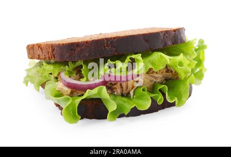 Köstliches Sandwich mit Thunfisch und Gemüse auf weißem Hintergrund Stockfoto