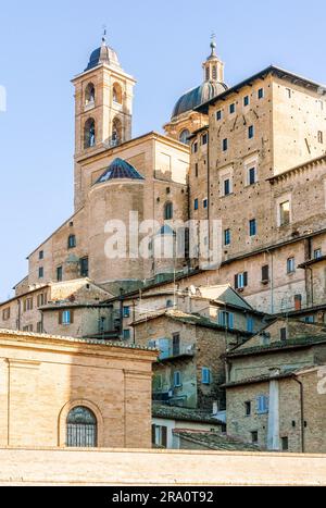 Die Renaissance-Stadt Urbino, Marche, Italien. Blick auf den Palazzo Ducale in Urbino, Marche, Italien Stockfoto