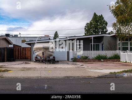 Gebäude und Häuser in Westminster, Kalifornien, Heimat einer großen vietnamesischen Immigrantenpopulation und bekannt als America's City. Stockfoto