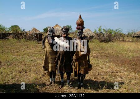 Frauen mit Lippenscheibe, Mursi-Stamm, Mago-Nationalpark, Südäthiopien Stockfoto