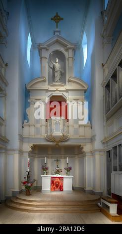 Jakobskirche, Innenhof mit Altar und Holzgalerien, Weimar, Thüringen, Deutschland Stockfoto