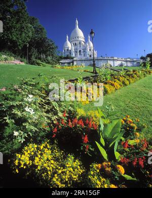 FRANKREICH. PARIS (75) MONTMARTRE. PLATZ LOUISE MICHEL AM FUSSE DER SACRÉ-COEUR BASILIKA Stockfoto