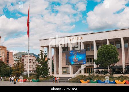 Oper und Balletttheater am Skanderbeg Square, Tirana, Albanien Stockfoto