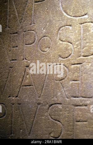 Worte in Stein gemeißelt, Arbeia Roman Fort, South Shields Stockfoto